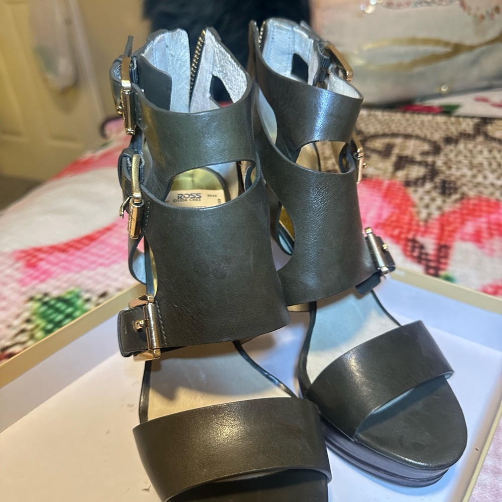 Micheal Kors Dominique Olive green leather ankle strap platform sandals